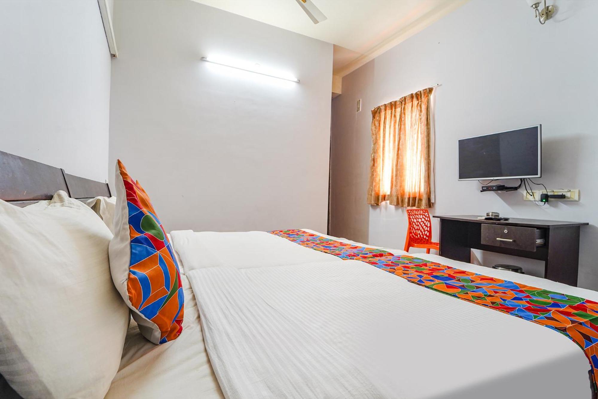 Hotel Fabexpress Its South East Residency Siruseri Esterno foto