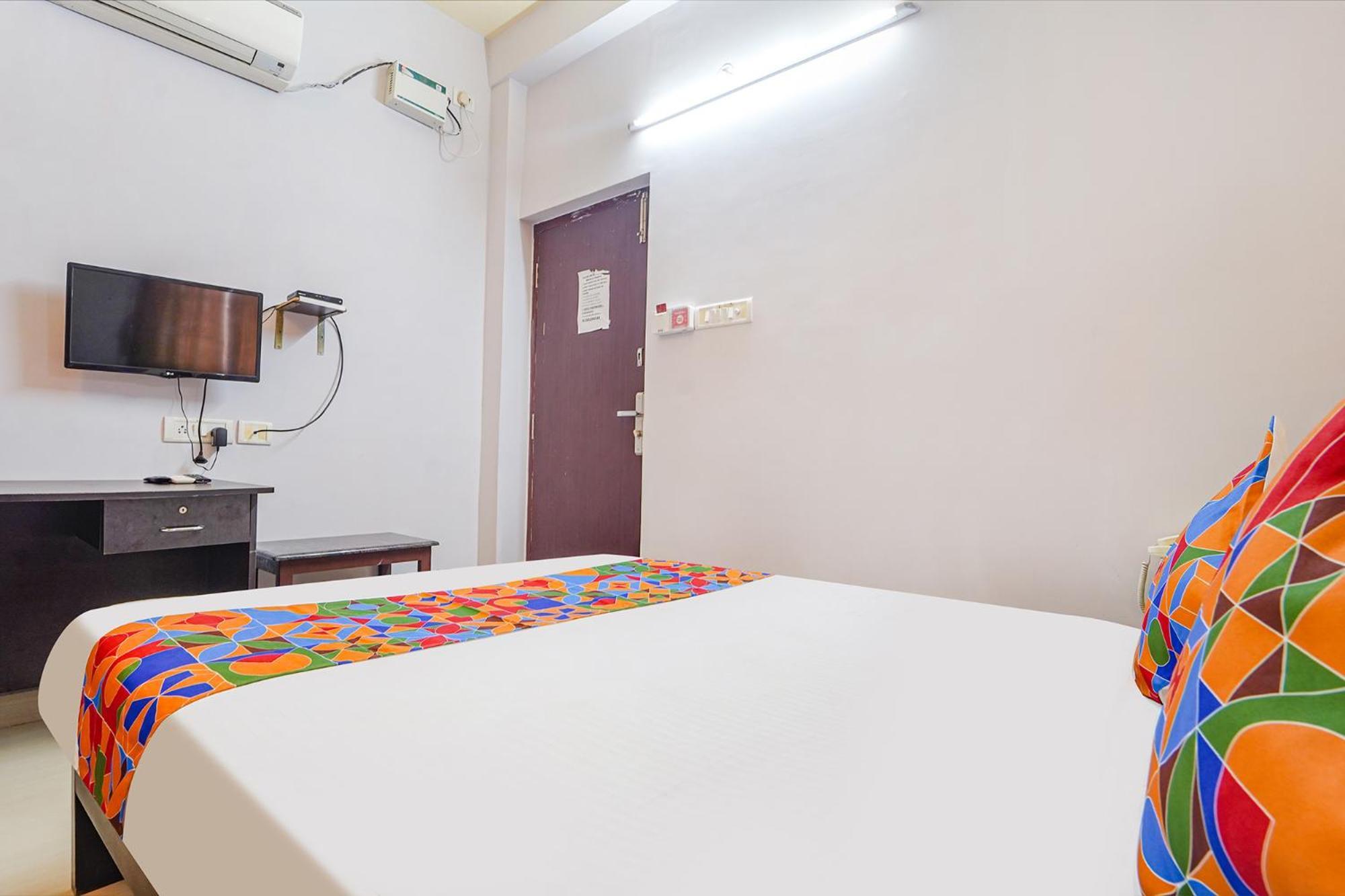 Hotel Fabexpress Its South East Residency Siruseri Esterno foto