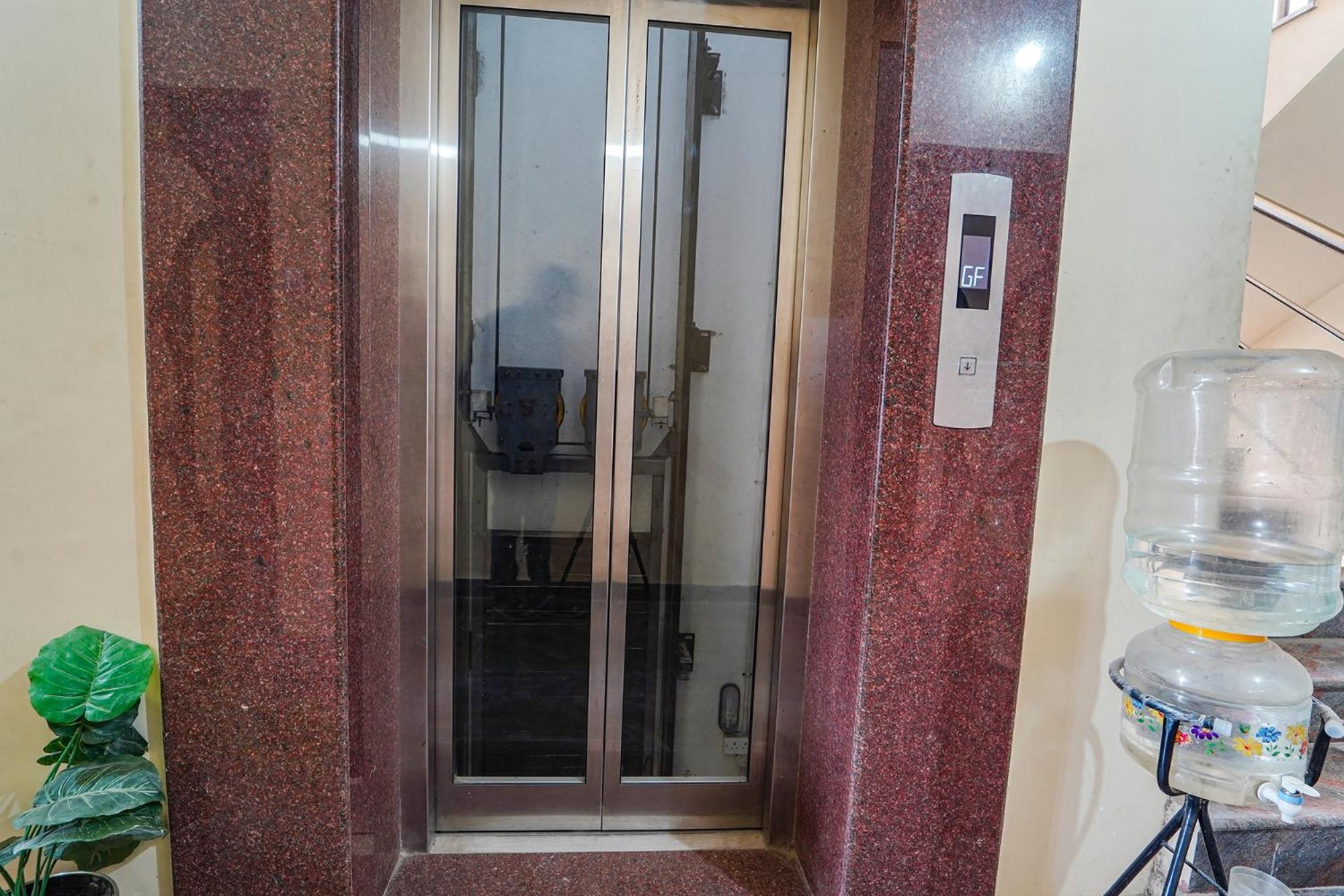 Hotel Fabexpress Its South East Residency Siruseri Esterno foto